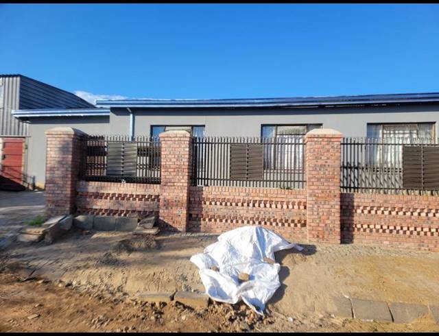 3 BEDROOM HOUSE FOR SALE IN ROCKLANDS